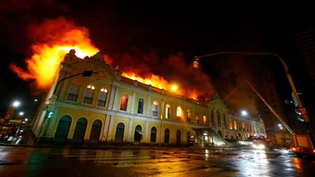 Incendio-no-Mercado-Publico-de-Porto-Alegre